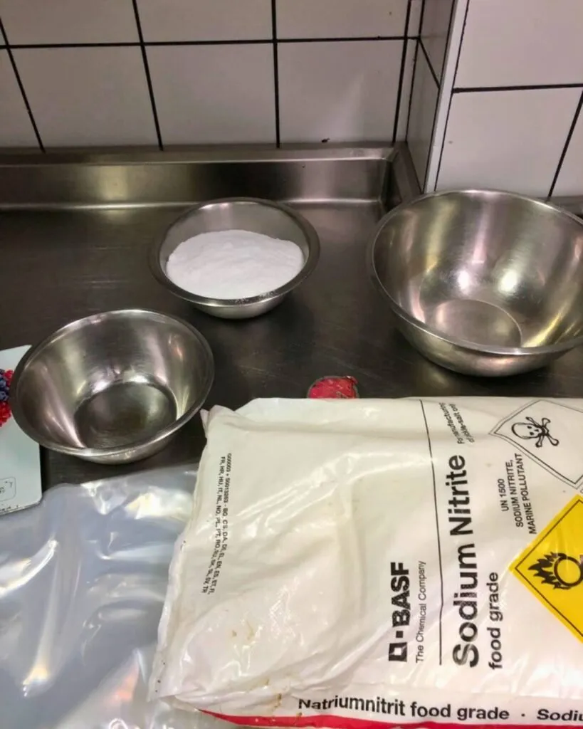 cómo preparar sal de cura, sal nitrita, sal de praga